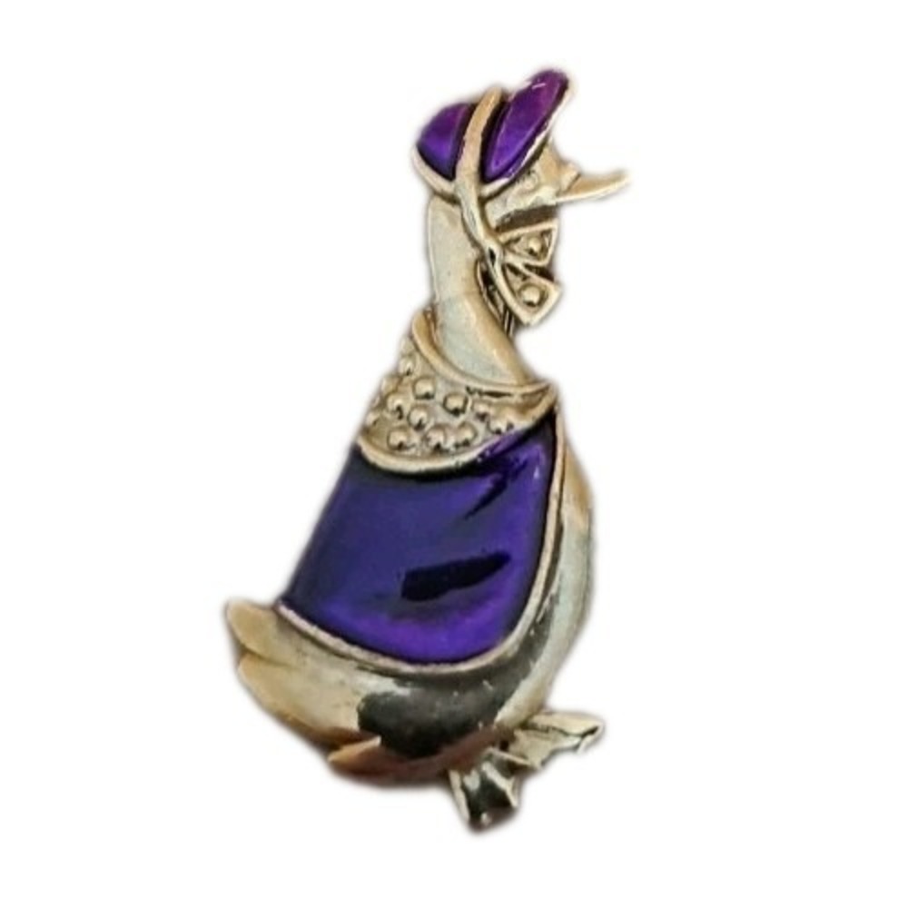 Vintage Mother Goose Lapel Pin Purple Enamel Gold Tone Marked Taiwan